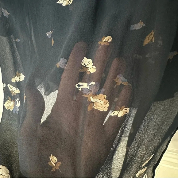 Club Monaco Women’s 3/4 Sleeve Navy 100% Silk Sheer Floral Blouse Size M GUC - Picture 7 of 9